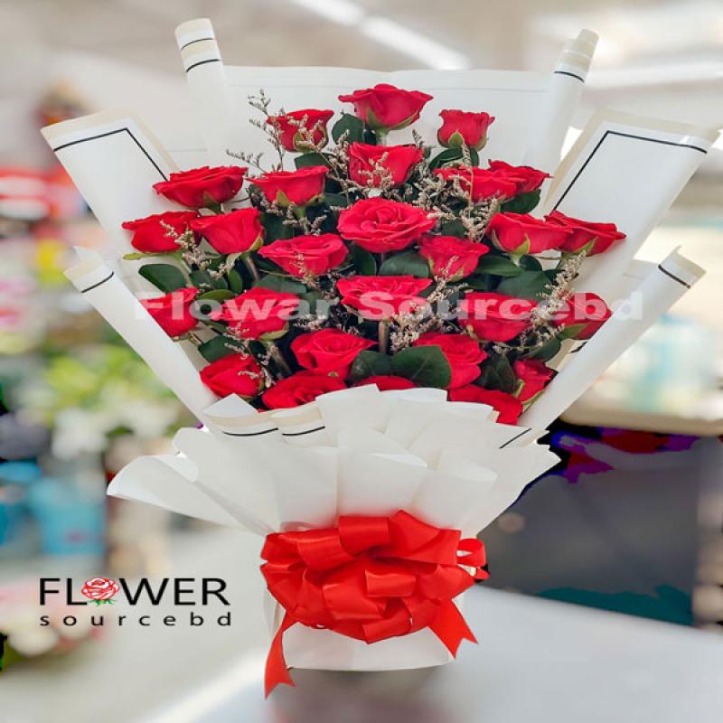 Royal Red – Premium Roses Bouquet